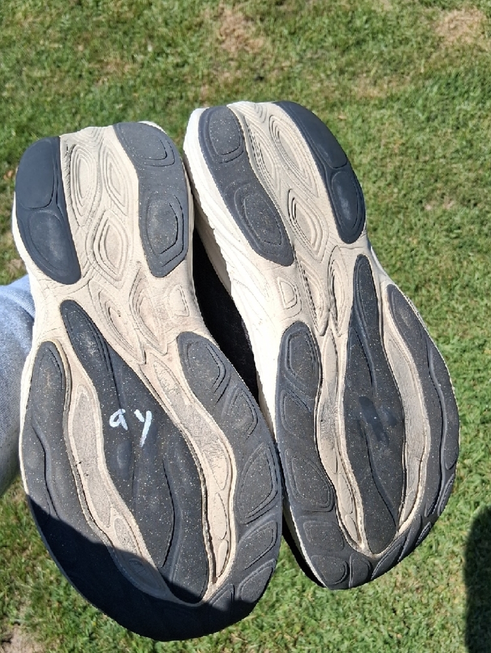 New Balance Fresh Foam 1080 Men's Black and White Cushioned Running Sneakers - Picture 11 of 13